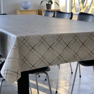 Voksdug Brune kryds, struktureret, 140 cm, N1132-1 fra munketex