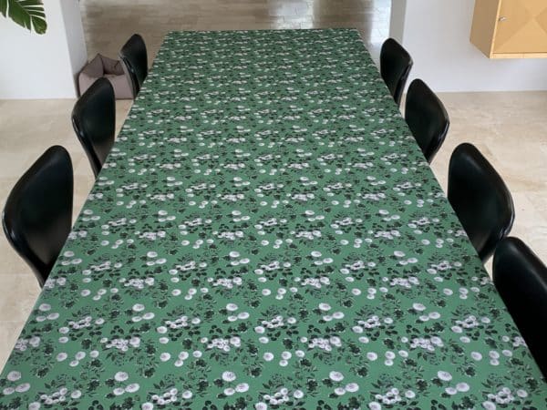 Textildug Grøn med mælkebøtter i frø, 140 cm med antiskrid, EU89051
